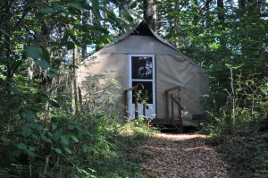 northridge-canvas-tent-at-Camp-Tilikum