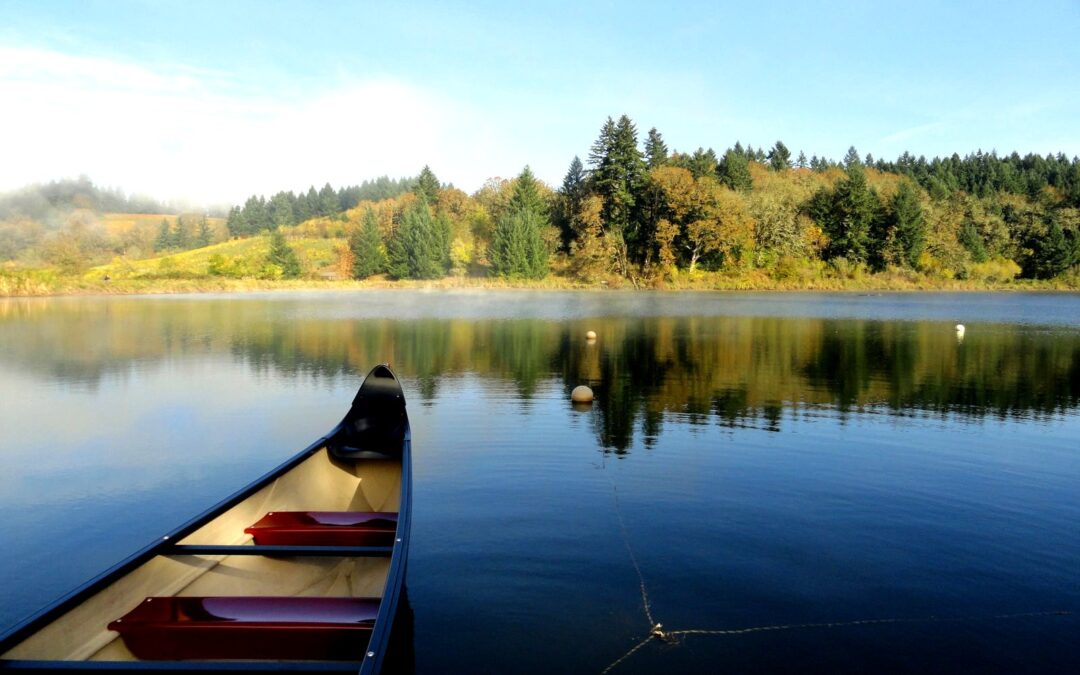 empty-canoes-on-Tilikum-Lake